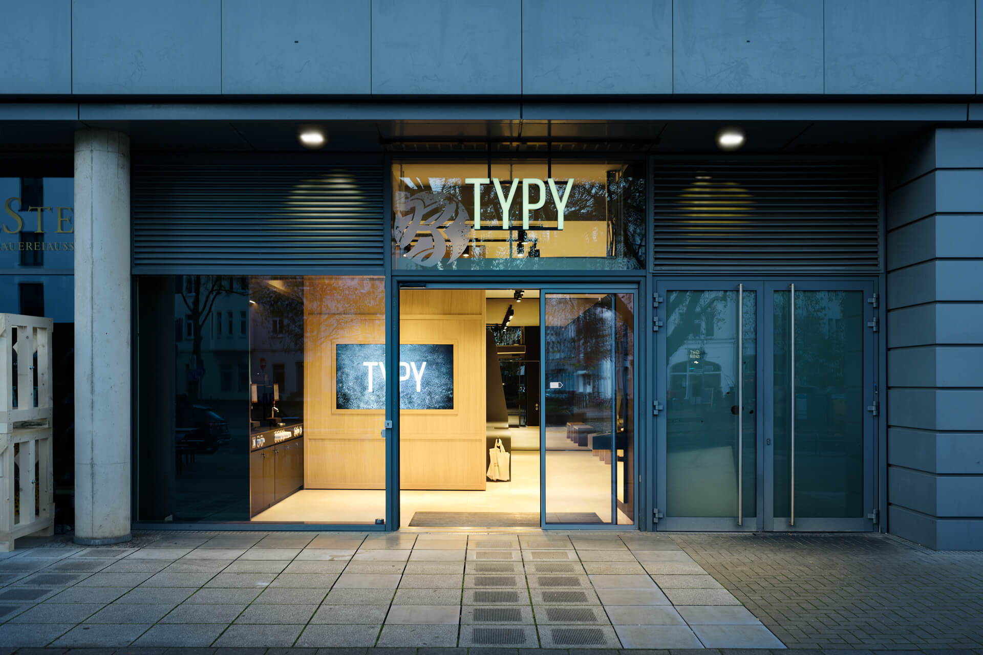 typy-store-duesseldorf-smark-outside